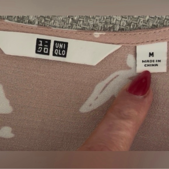 Uniqlo Light Pink Floral Top - Picture 12 of 12